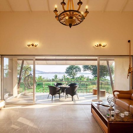 Luna Villa By Stayvista - Lakeside Charm With Terrace, Lush Lawn & Modern Decor Nashik Luaran gambar