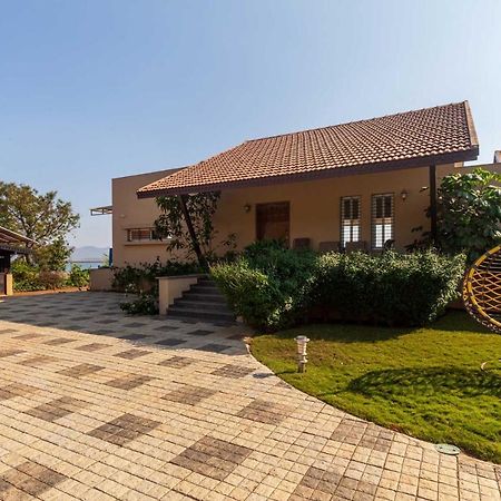 Luna Villa By Stayvista - Lakeside Charm With Terrace, Lush Lawn & Modern Decor Nashik Luaran gambar
