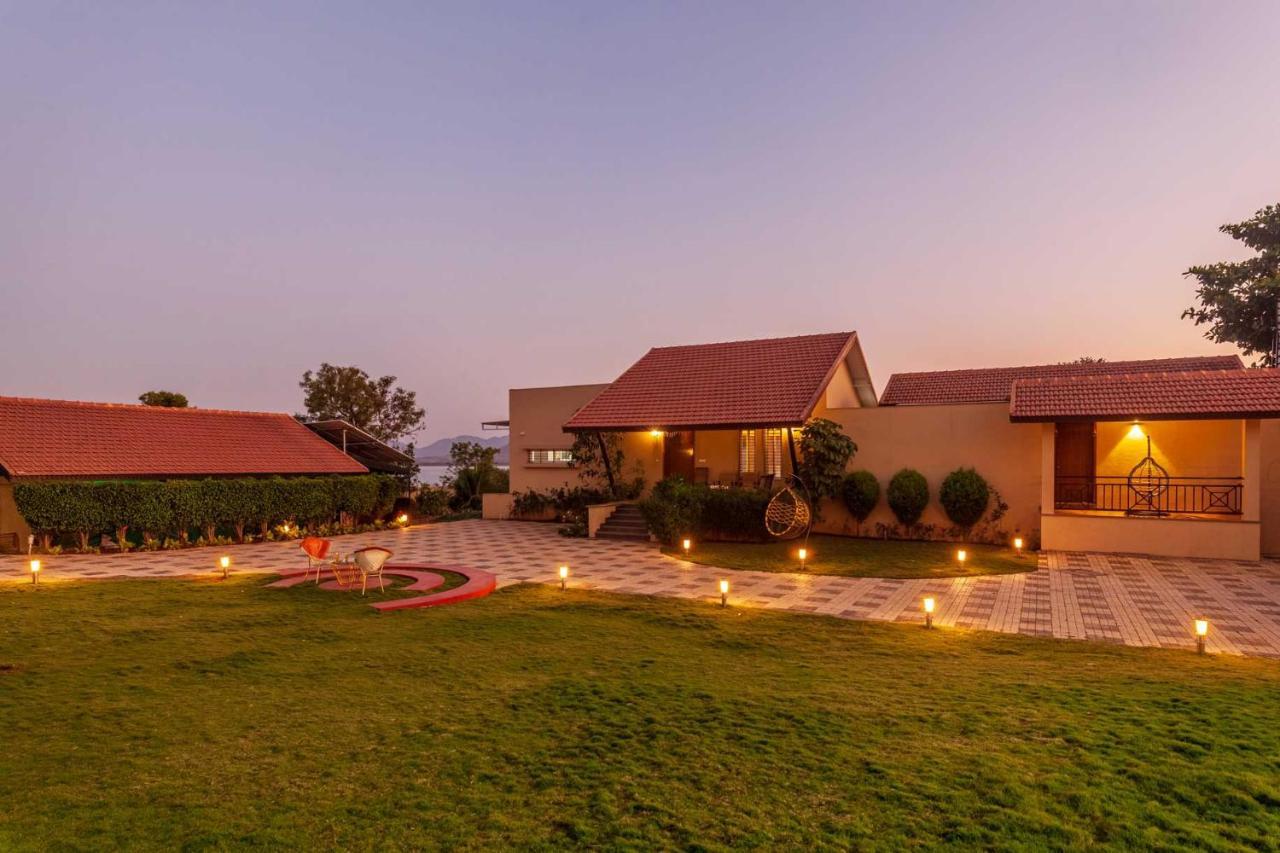 Luna Villa By Stayvista - Lakeside Charm With Terrace, Lush Lawn & Modern Decor Nashik Luaran gambar
