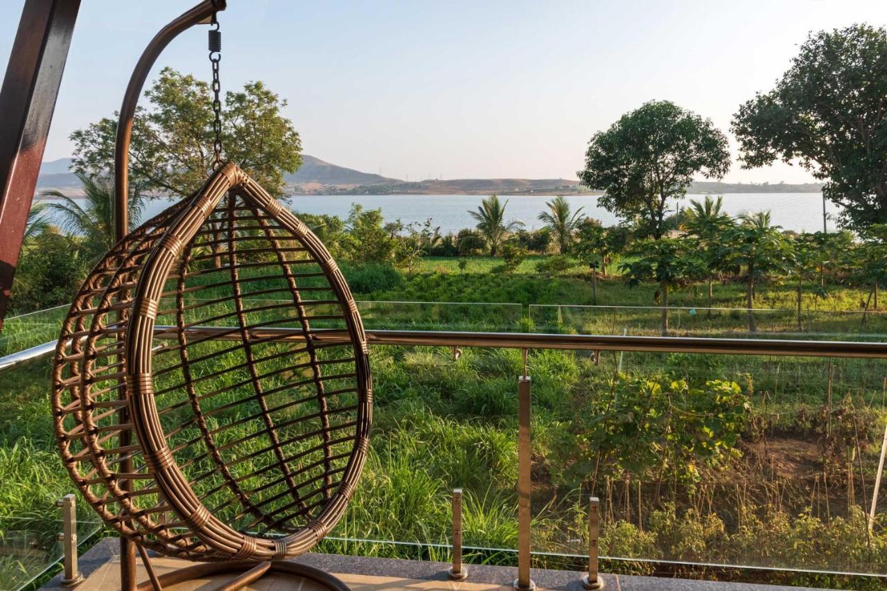 Luna Villa By Stayvista - Lakeside Charm With Terrace, Lush Lawn & Modern Decor Nashik Luaran gambar