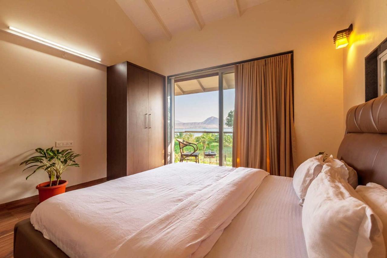 Luna Villa By Stayvista - Lakeside Charm With Terrace, Lush Lawn & Modern Decor Nashik Luaran gambar