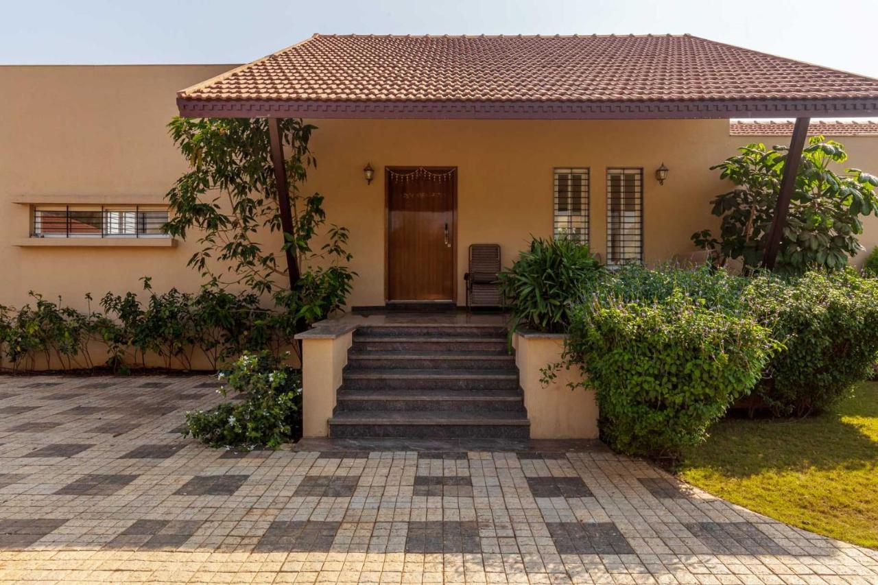 Luna Villa By Stayvista - Lakeside Charm With Terrace, Lush Lawn & Modern Decor Nashik Luaran gambar